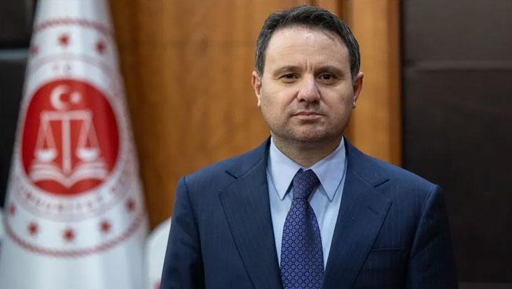 Bakan Gürlek’ten Kızılay’a 150 bin liralık bağış! Manevi tazminatı ihtiyaç sahipleri için bağışladı Img