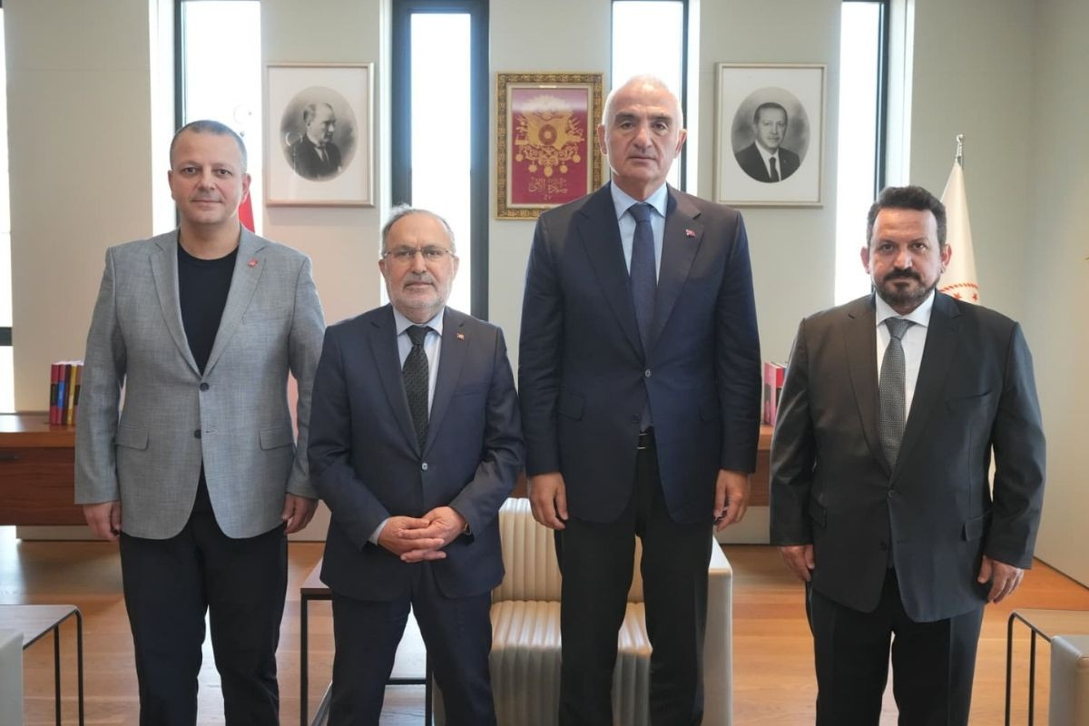 Kültür ve Turizm Bakanı Ersoy, 15 Temmuz Derneği yönetimini ağırladı Img